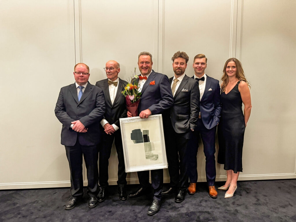 Julkisivukonsultoinnin henkilökuntaa palkintogaalassa 6.11.2025